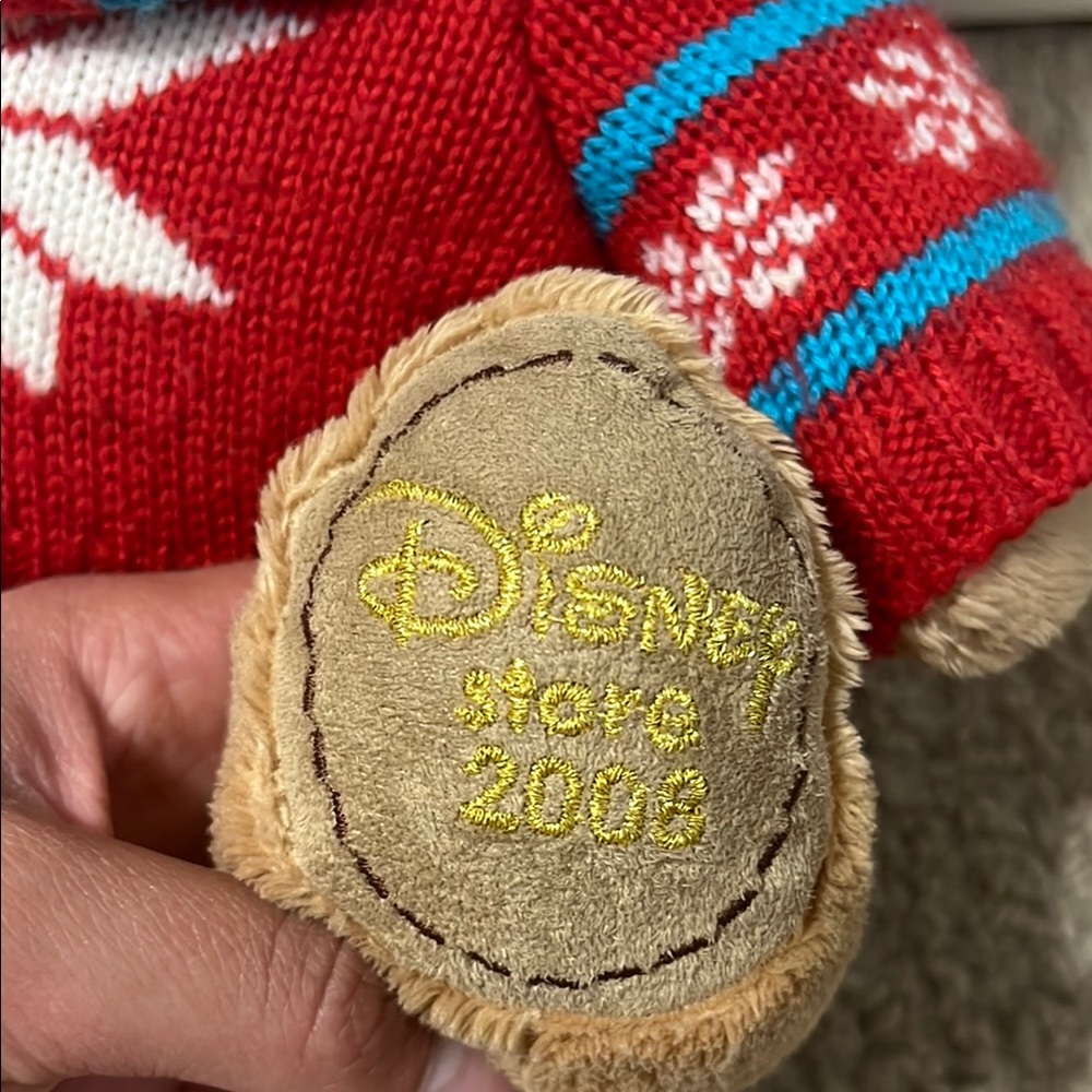 Winnie the Pooh Plush - Picture 5 of 5